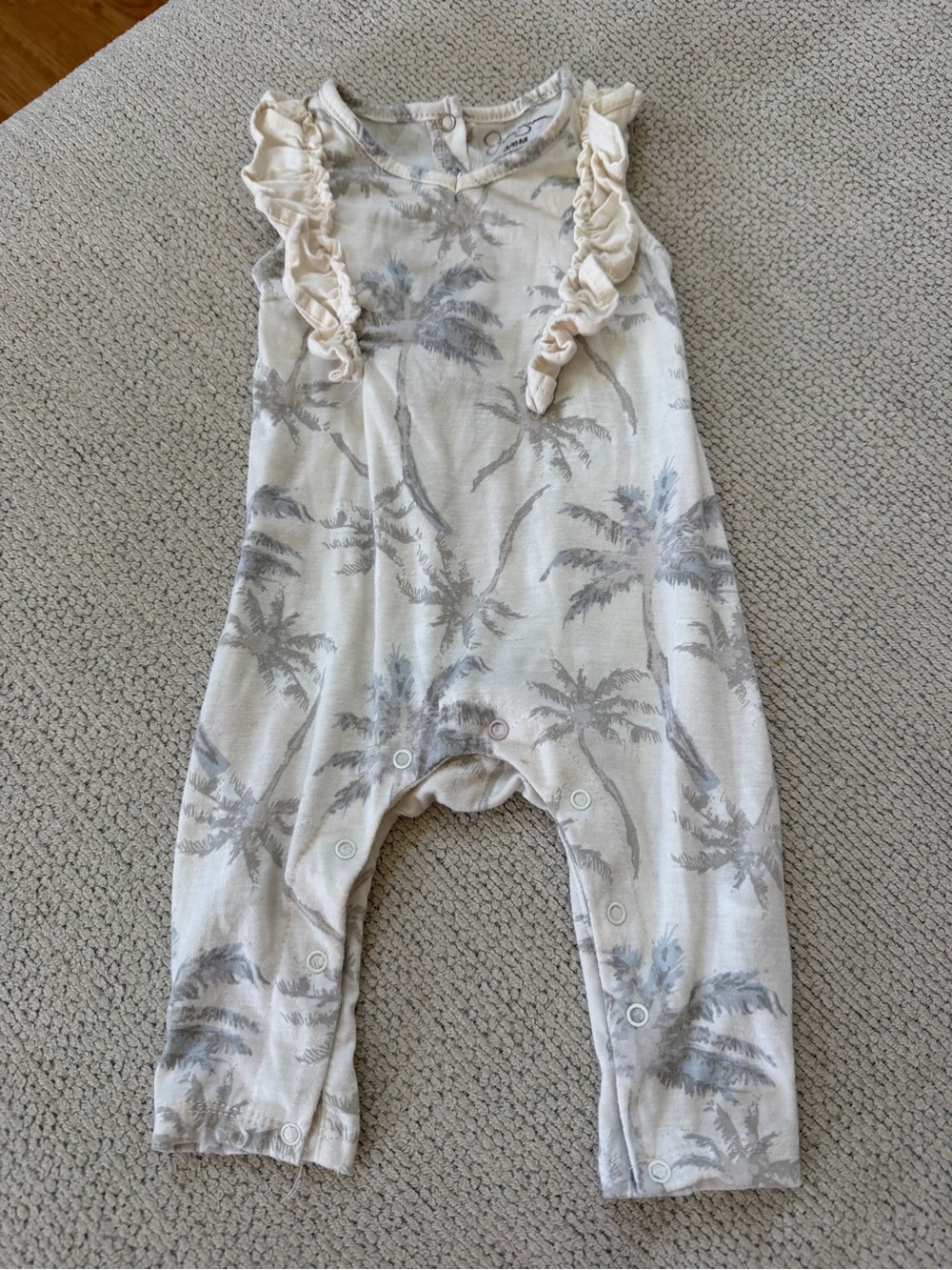 Jessica Simpson Cream and Gray Palm-Print Ruffle Romper